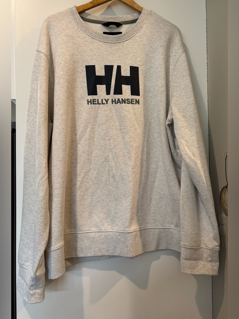 Helly Hansen men’s logo HH sweatshirt size XXL new without tags!